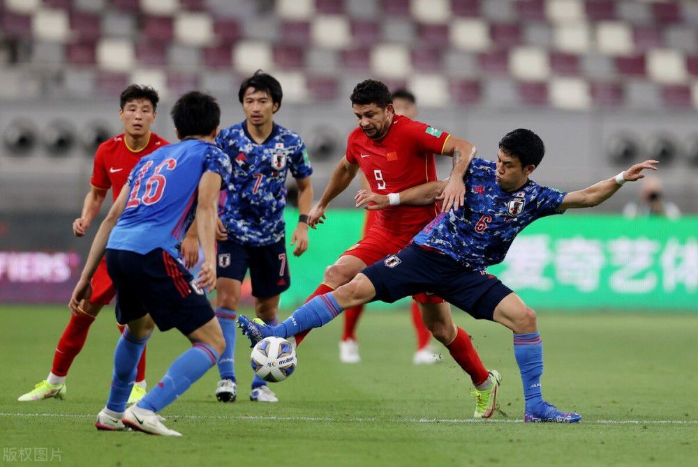 上轮英联杯，切尔西在主场2-0轻取布莱克本，球队顺利晋级本轮。